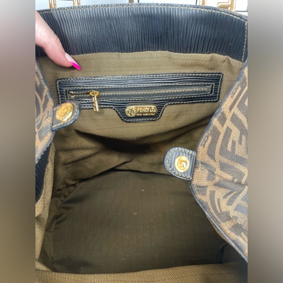 Authentic Vintage Fendi Zuca Bucket Bag - Picture 5 of 6